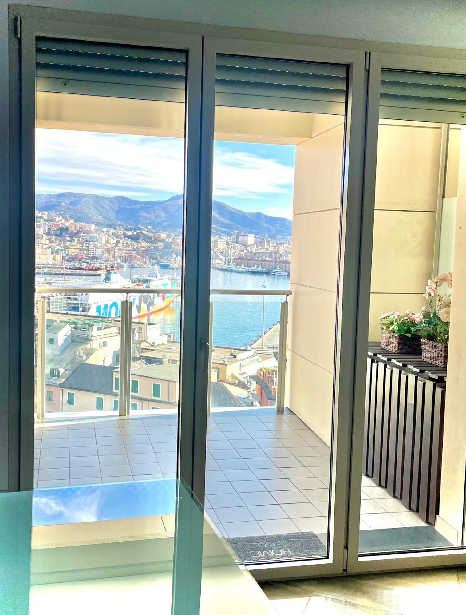 5 Stars Sea View * Genova
